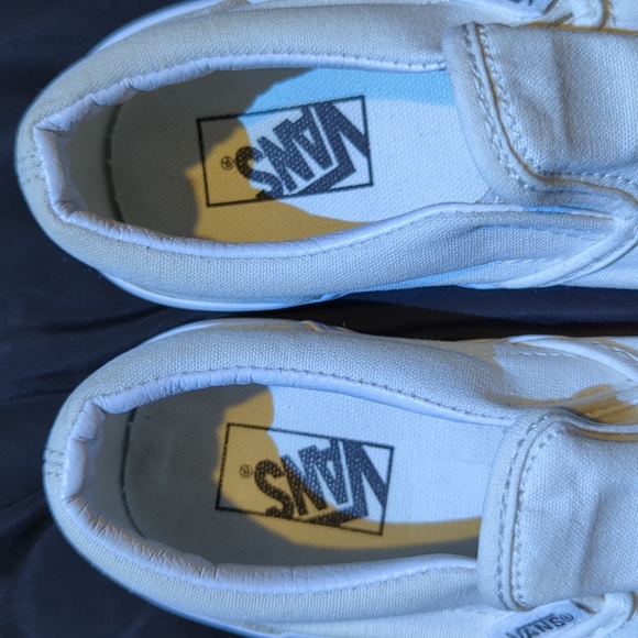 Kids Classic White Vans with Checkered Wallet - Picture 4 of 10